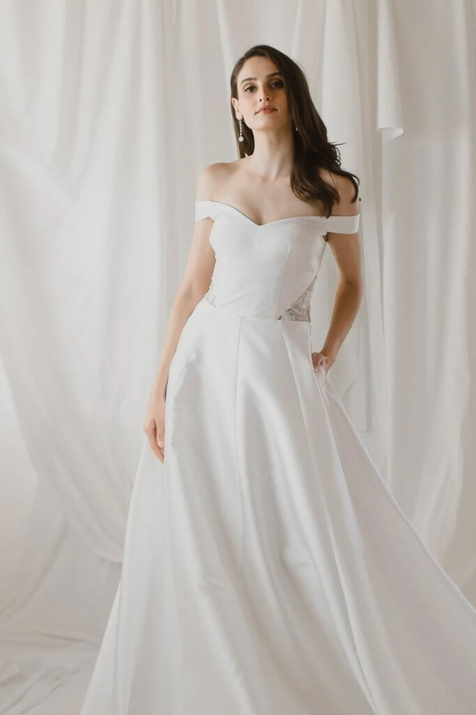 Sexy Wedding Dresses for Small-Chested Figures